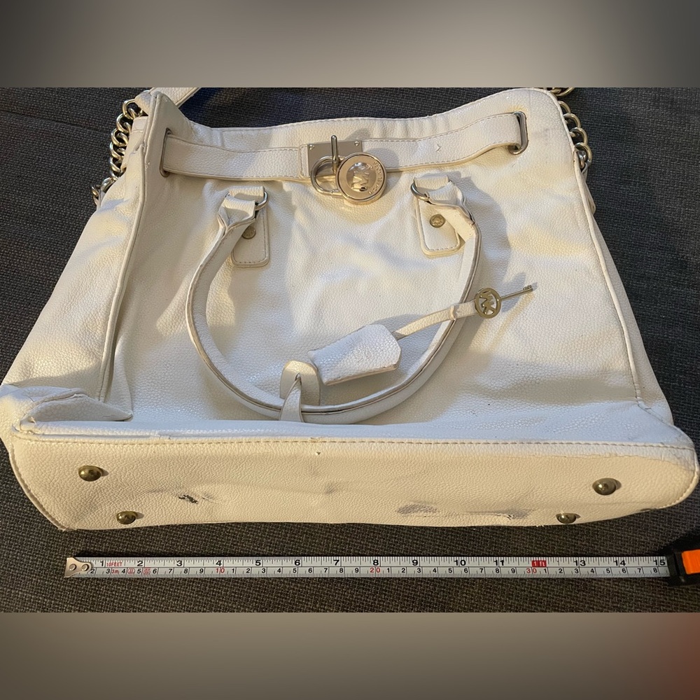 2010s Michael Kors Cream Hamilton Shoulder Purse